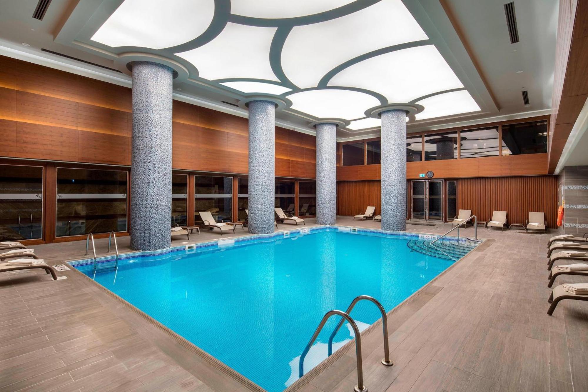 シェラトン ブルサ ホテル エクステリア 写真 Indoor pool