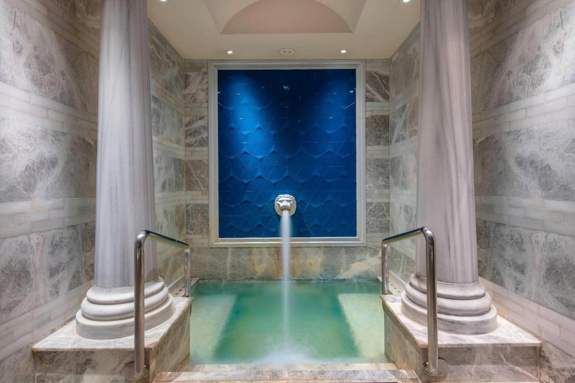 シェラトン ブルサ ホテル エクステリア 写真 A hammam at the Four Seasons Hotel, Istanbul
