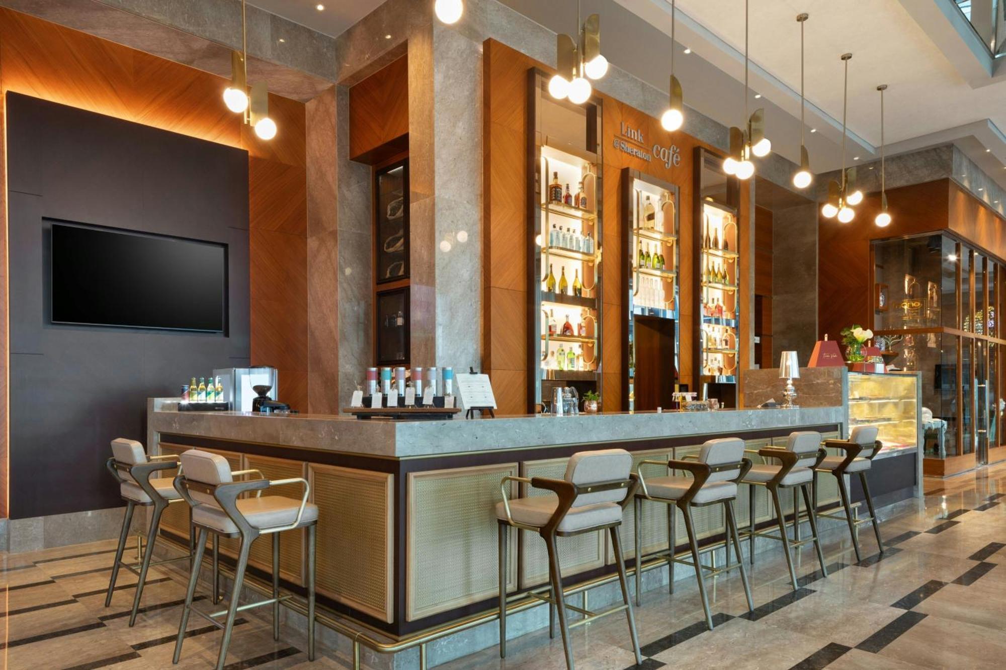 シェラトン ブルサ ホテル エクステリア 写真 The bar at the lobby