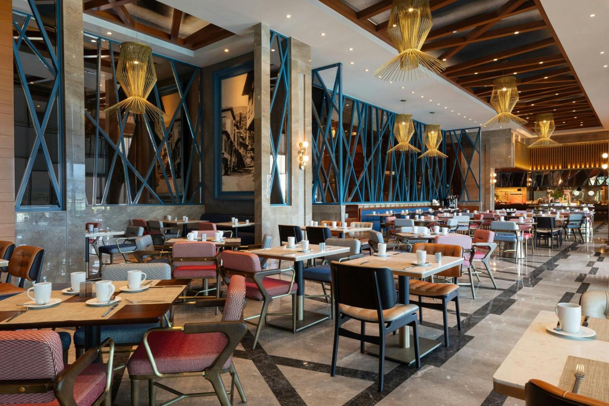 シェラトン ブルサ ホテル エクステリア 写真 The interior of the restaurant