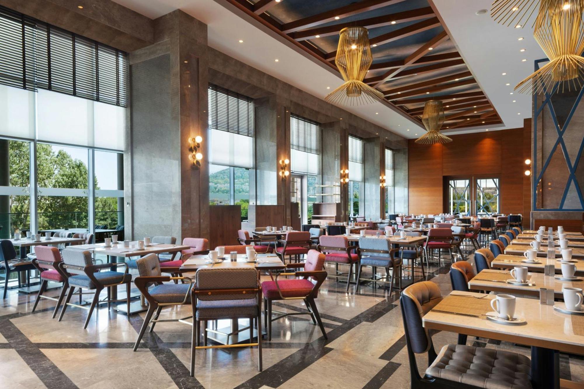 シェラトン ブルサ ホテル エクステリア 写真 The restaurant